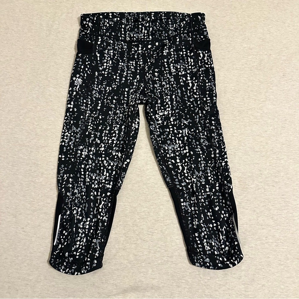 Athleta Black and‎ White Patterned Leggings
